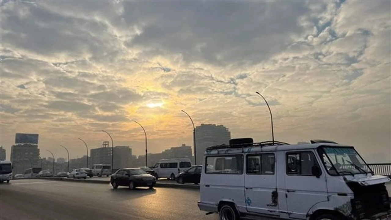 تحذير عاجل للأرصاد.. موجة أمطار رعدية تضرب عدة محافظات خلال ساعات الأربعاء